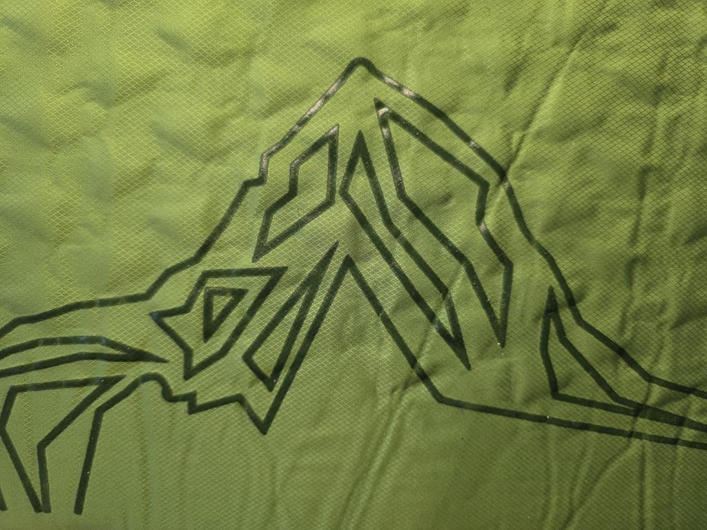 Vango Trek Pro 3 Quad - ta grafika zapobiega zsuwaniu się śpiwora z materaca